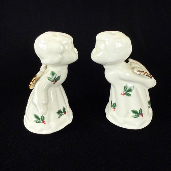 Vintage Essex Christmas Salt Pepper Shakers Angels Kissing Ceramic Holly Berries - Picture 8 of 13